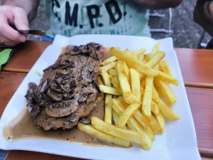 Gasthaus "Alte Kelterei" mit Biergarten