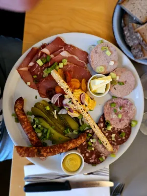 WEINBISTRO FRICKENHAUSEN