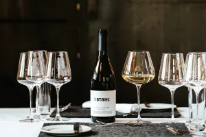 Winzerhof Stahl · Weingut · Fine Dining Restaurant · Gästezimmer · Hochzeitslocation