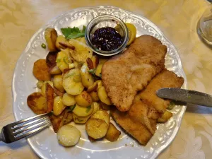 Restaurant "Weinstube zum Pfauen"