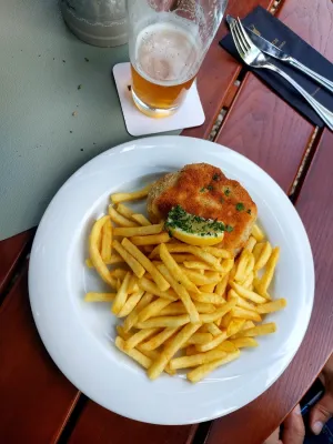 Gasthof zum Hirsch, Restaurant, Biergarten, Festsaal
