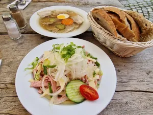 Gasthaus zum Schlößle - Lindenau | schwäbisch regionale Küche - Biergarten