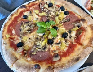 Pizza & Feinkost 42 / Original Neapolitanische Pizza