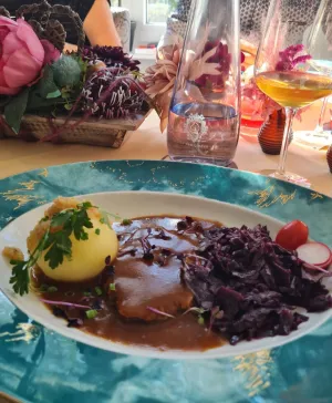 ZU DEN LINDEN RADEBEUL - restaurant & pension