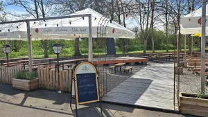 Biergarten Hopfenbogen