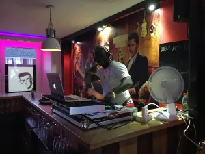 Papperla-Pub