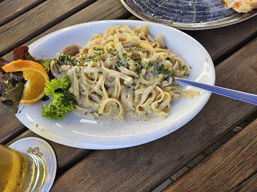 Bild von Kirchenwirt Hohenzell Pizzeria und Gasthaus mit traditioneller Küche