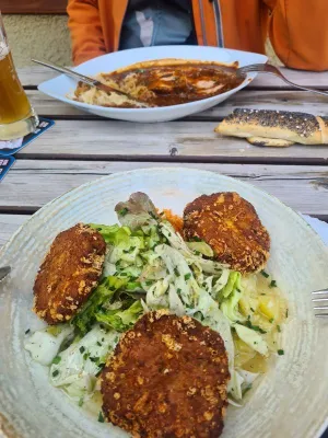 Familie Pichler, Gasthaus zur Haltestelle