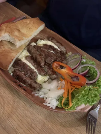 Bild von Drei Hüte - Tri Šešira