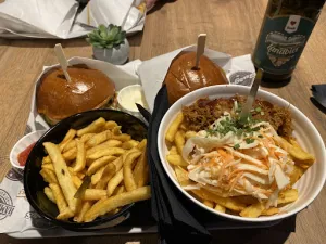 Quh - Burger | Fritten | Streetfood