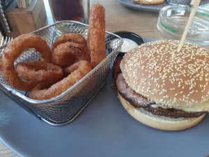 H&H Würstelbar