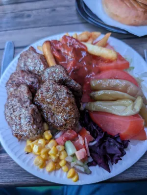VATAN KÖFTE Sami's Imbiss