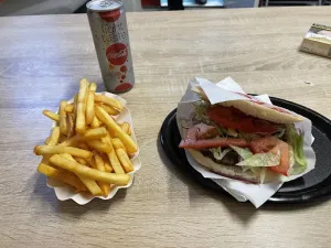 VATAN KÖFTE Sami's Imbiss