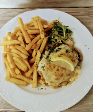 Gasthaus & Pension "Güldene Aue"