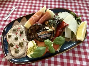 Trattoria Al Dente / Hotel