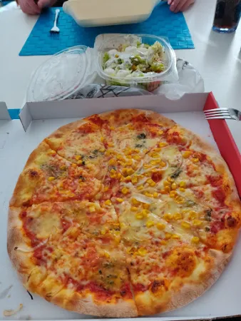 Bild von La Familia Restaurant (Pizza Burger Grill)