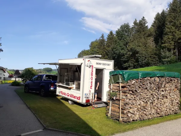Bild von Monis Grillhendl - Monika Schallmeiner