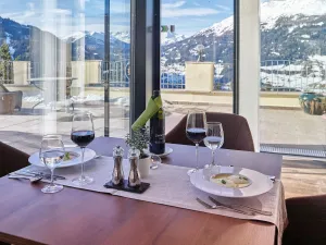 a la Carte Restaurant Zirben Lounge