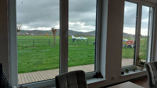 Bild von Flugplatz 1 - Alpenküche rockt Hessen