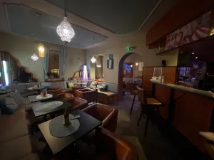 Stadtcafe Holiday-Dancing