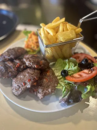 Bild von Nous Cafe &amp; Restaurant