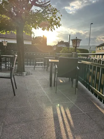 Bild von Nous Cafe &amp; Restaurant