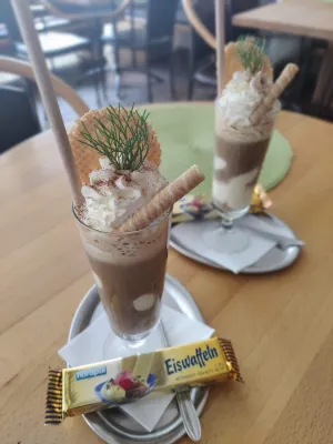 Cafe Pub ZeitWeis