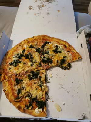 Indian Pizzeria Taj Mahal