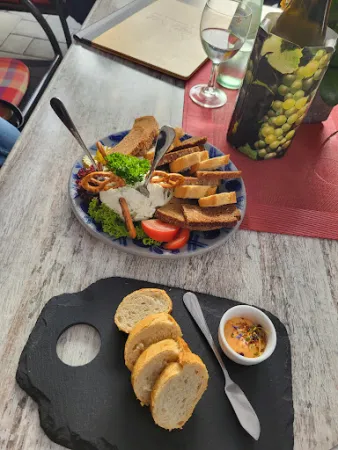 Bild von Wein- und Gästehaus M. Bai mit Restaurant Inh. Eva Hommes