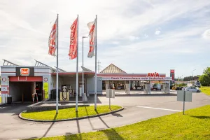 AVIA Gmünd: Motel, Cafe Restaurant, Tankstelle, Shop, Waschcenter