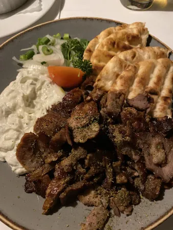 Bild von Taverna Kokkino Pouli by Alt Athen