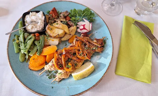 Bild von Taverna Kokkino Pouli by Alt Athen