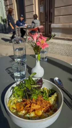 Bild von Zemlin – Essen bei Freunden