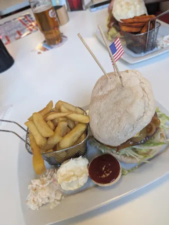 Bild von Mary-Lou's American Diner & Bowling