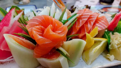 Bild von Akakiko Sushi & Asian Fusion, Bibimbap, Kimchi