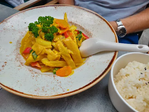 Bild von Akakiko Sushi & Asian Fusion, Bibimbap, Kimchi