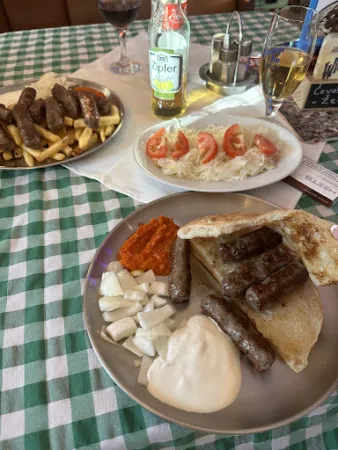 Bild von Cafe Željo Cevabdzinica Zeljo