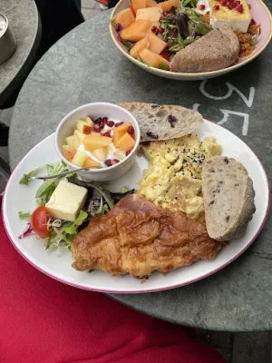 Nebenan Brunch & Bar
