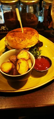 Bild von Drunken Cow Bar & Grill