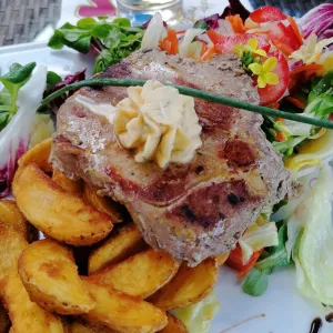 Cafe Restaurant Adrienn | Geburtstagsfeier | Hochzeit | Essen bestellen Wiener Neustadt | Geburtstag feiern Wiener Neustadt