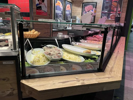 Bild von Wolf Wurstshop mit Heisser Wolf Restaurant