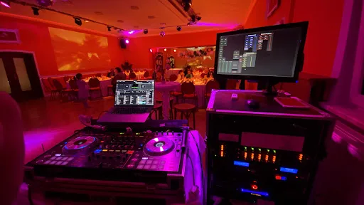 Bild von Schilfhütte/Big Events