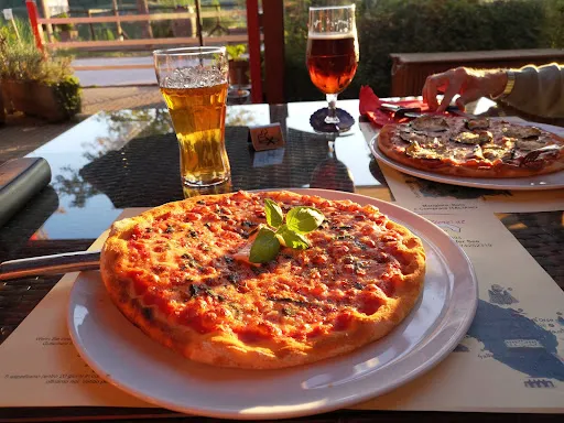 Bild von Al TAVOLIERE “Mangiare, Bere e Comprare ITALIANO“