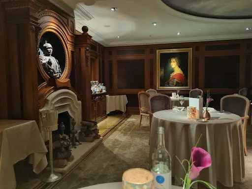 Bild von Lorenz Adlon Esszimmer