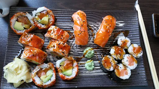 Bild von Asiasushibar Van Tat