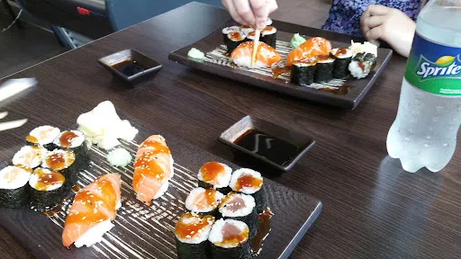 Bild von Asiasushibar Van Tat
