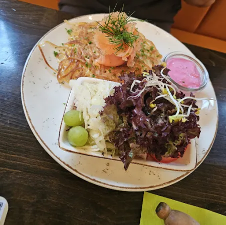 Bild von Restaurant „Makkaroni“, Shop und Gläserner Produktion