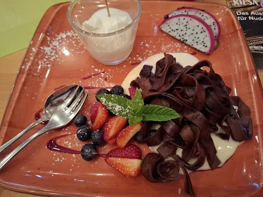 Bild von Restaurant „Makkaroni“, Shop und Gläserner Produktion