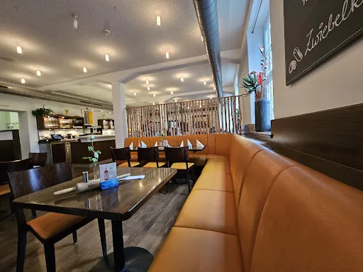 Bild von Restaurant „Makkaroni“, Shop und Gläserner Produktion