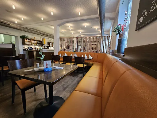 Bild von Restaurant „Makkaroni“, Shop und Gläserner Produktion